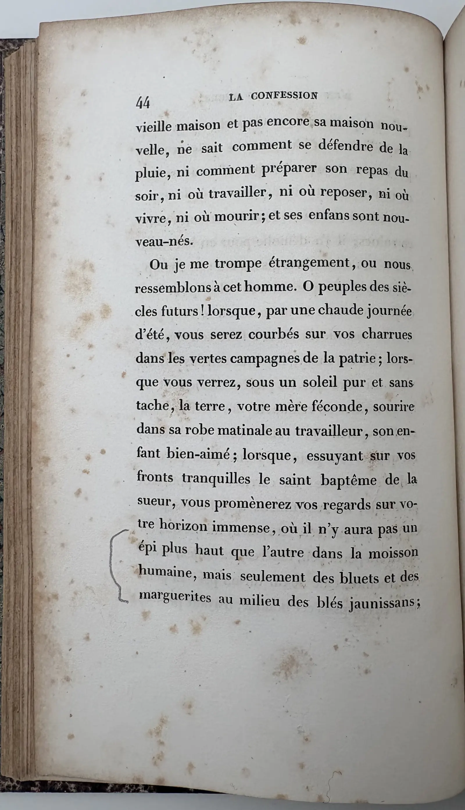 p. 44 — accolade, marge gauche.